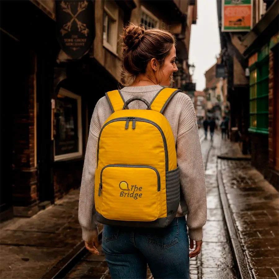 Mochila con identidad de The Bridge